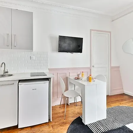 Magnifique Rose A #garemontparnasse Paris