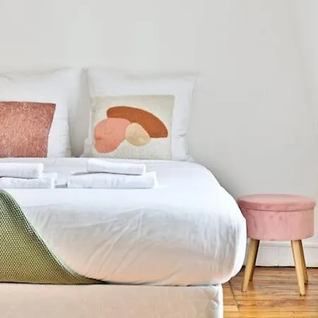 Magnifique Rose A #garemontparnasse شقة