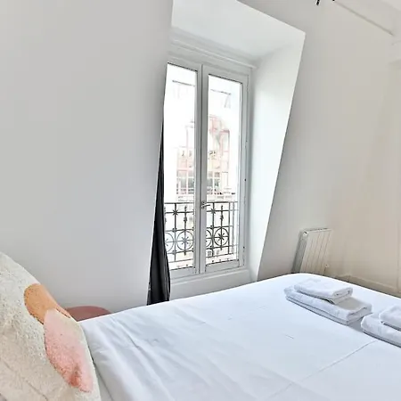 Magnifique Rose A #garemontparnasse شقة باريس